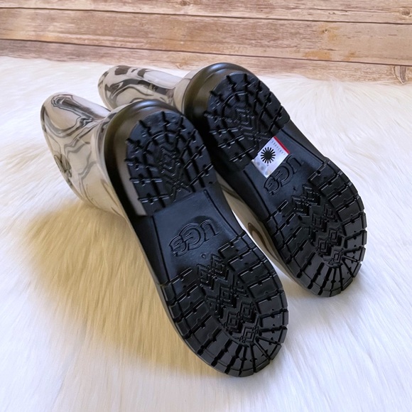 UGG Women’s Sienna Marbled Black And White Rain Boots - Picture 7 of 7